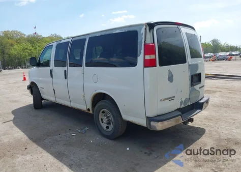 2005 Chevrolet Express from USA, damaged, VIN 1GAHG35U051181753